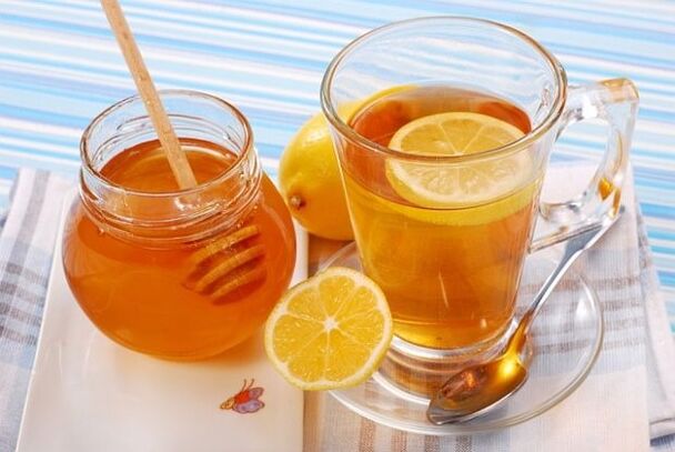 Uji me mjaltë - një rostiçeri e shëndetshme në një dietë hikërror-mjaltë